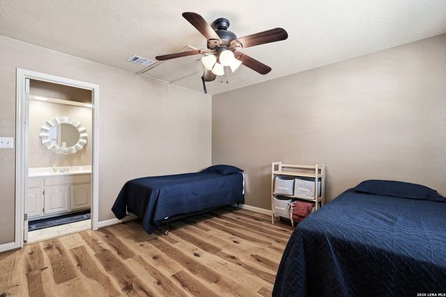 421 Watts Ln Unit B5, Canyon Lake, TX 78133