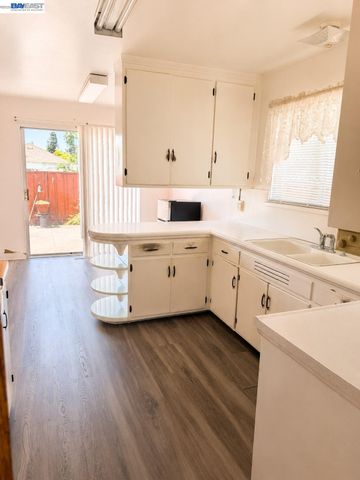 14621 Pansy St, San Leandro, CA 94578