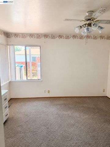 14621 Pansy St, San Leandro, CA 94578