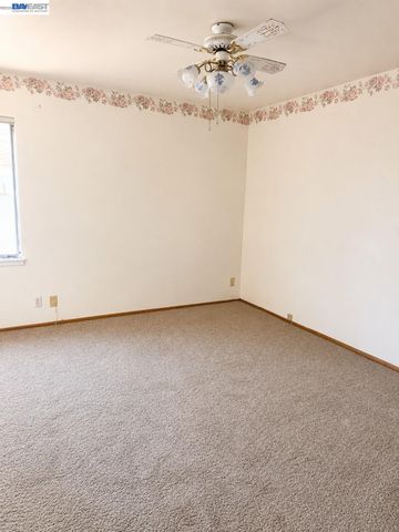 14621 Pansy St, San Leandro, CA 94578