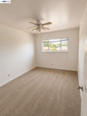 14621 Pansy St, San Leandro, CA 94578