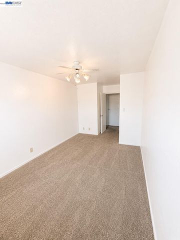 14621 Pansy St, San Leandro, CA 94578