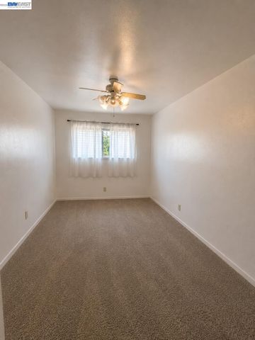 14621 Pansy St, San Leandro, CA 94578