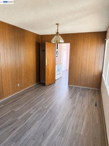 14621 Pansy St, San Leandro, CA 94578