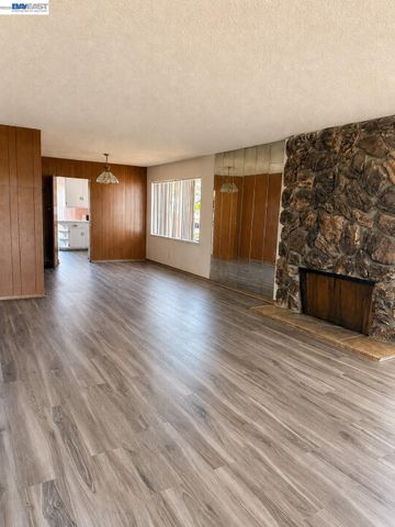 14621 Pansy St, San Leandro, CA 94578
