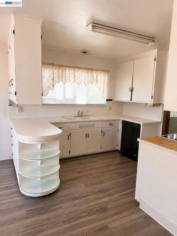 14621 Pansy St, San Leandro, CA 94578