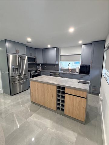 2960 NW 1st Dr, Pompano Beach, FL 33064