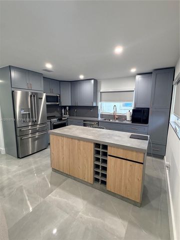 2960 NW 1st Dr, Pompano Beach, FL 33064
