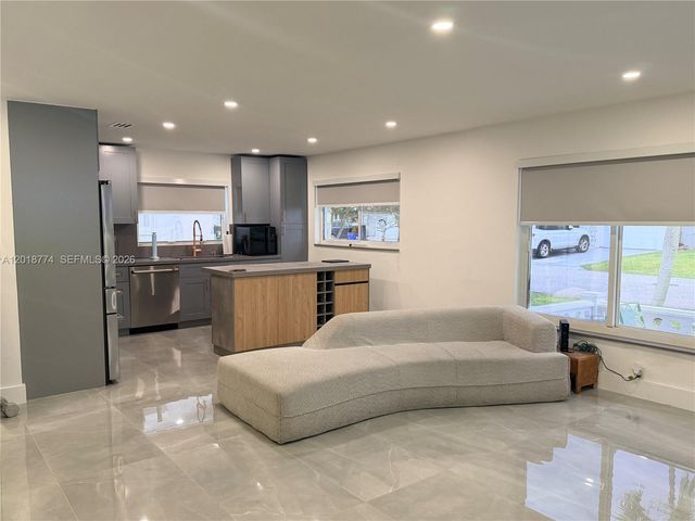 2960 NW 1st Dr, Pompano Beach, FL 33064
