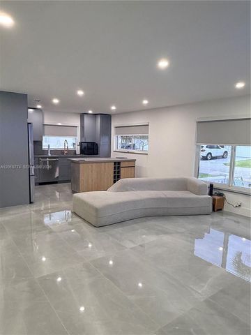 2960 NW 1st Dr, Pompano Beach, FL 33064