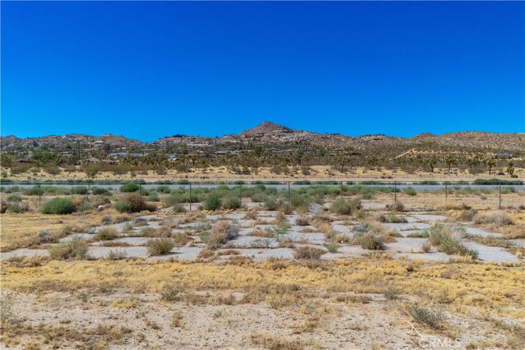 Image 16 of property listing at 6768 Lindbergh Lane, Yucca Valley, CA 92284