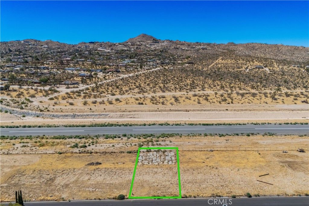 Image 3 of property listing at 6768 Lindbergh Lane, Yucca Valley, CA 92284