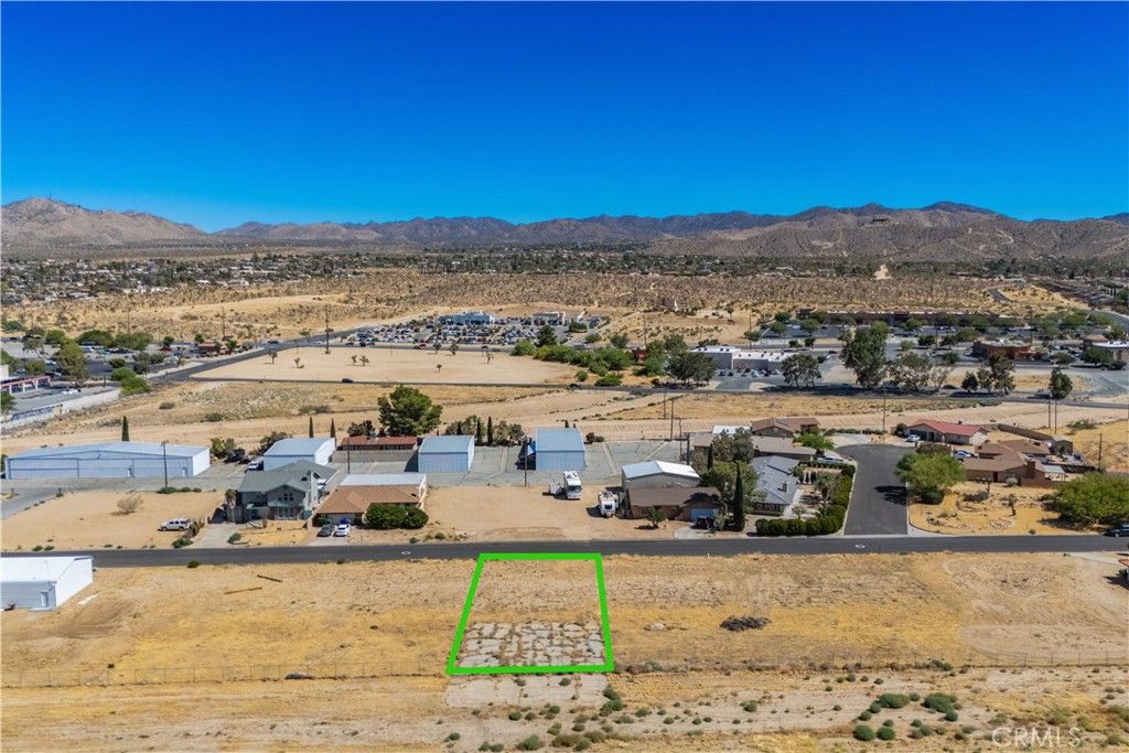 Image 7 of property listing at 6768 Lindbergh Lane, Yucca Valley, CA 92284