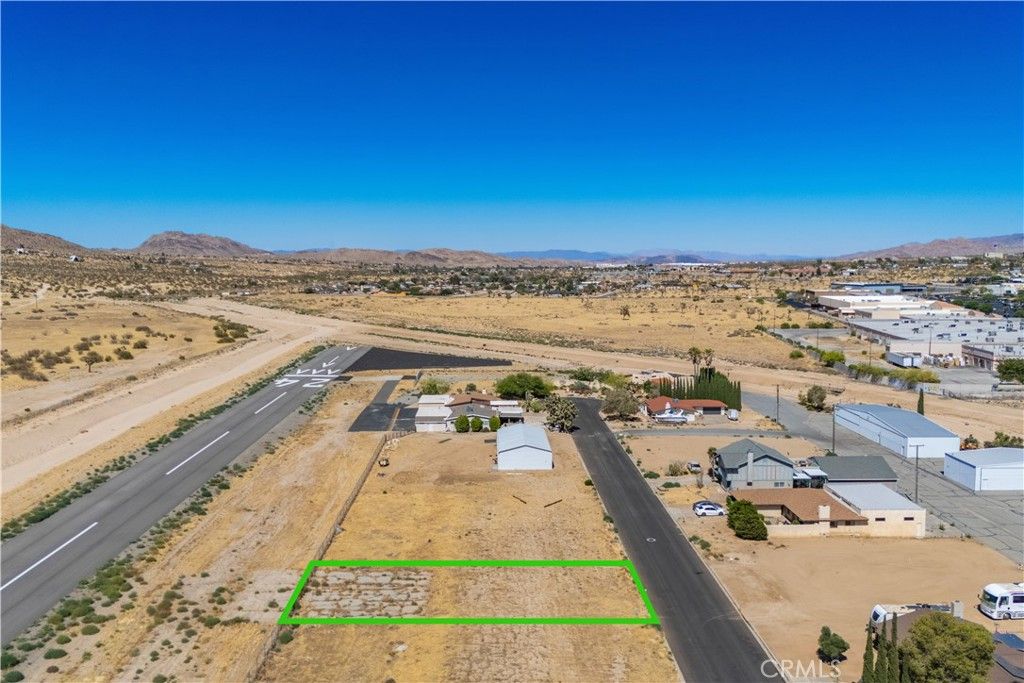 Image 9 of property listing at 6768 Lindbergh Lane, Yucca Valley, CA 92284