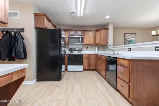 4207 Brownsboro Glen Rd, Louisville, KY 40241