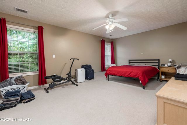 4207 Brownsboro Glen Rd, Louisville, KY 40241