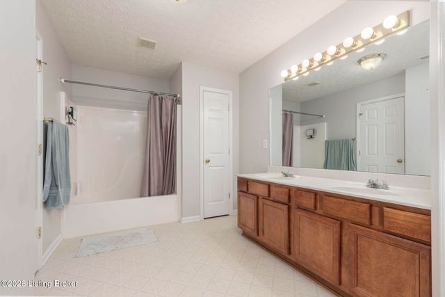 4207 Brownsboro Glen Rd, Louisville, KY 40241