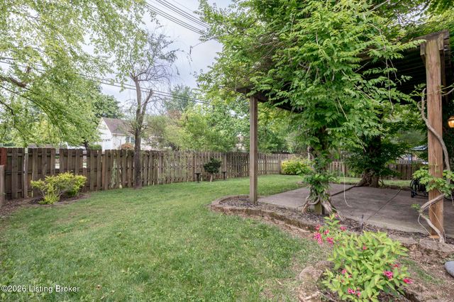 4207 Brownsboro Glen Rd, Louisville, KY 40241