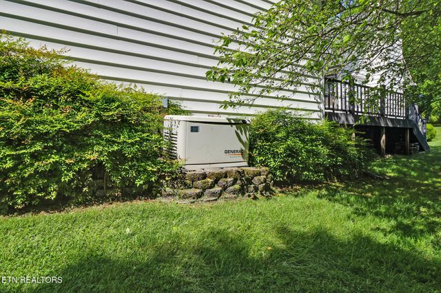 11 Kingsboro Lane, Crossville, TN 38558