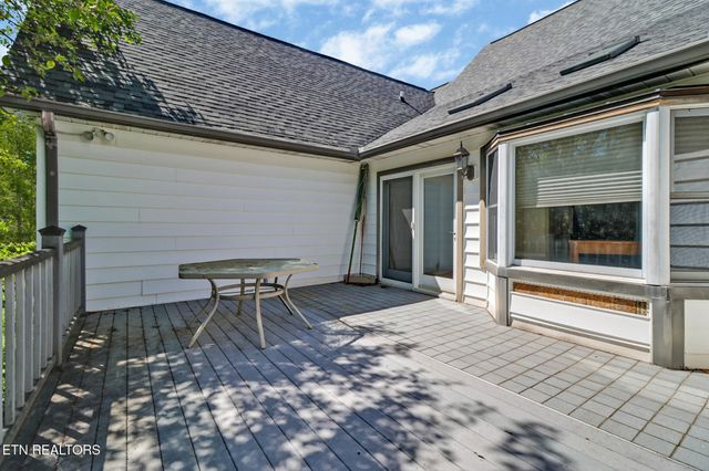 11 Kingsboro Lane, Crossville, TN 38558