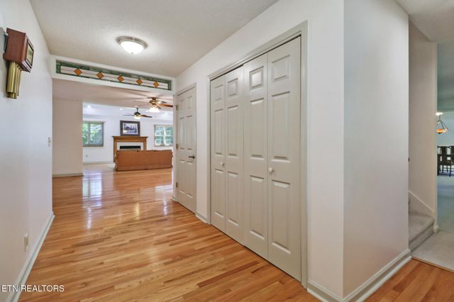 11 Kingsboro Lane, Crossville, TN 38558