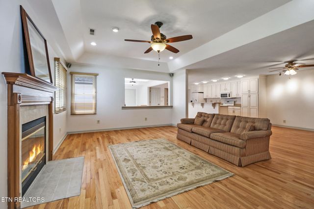 11 Kingsboro Lane, Crossville, TN 38558