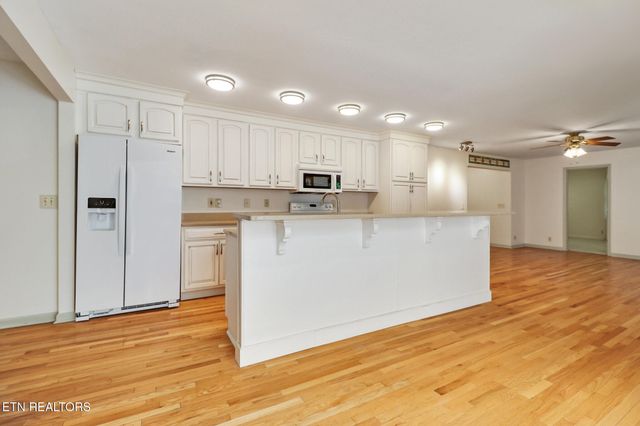 11 Kingsboro Lane, Crossville, TN 38558