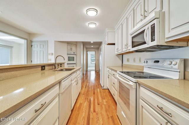 11 Kingsboro Lane, Crossville, TN 38558