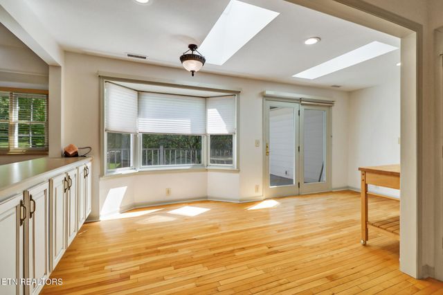 11 Kingsboro Lane, Crossville, TN 38558