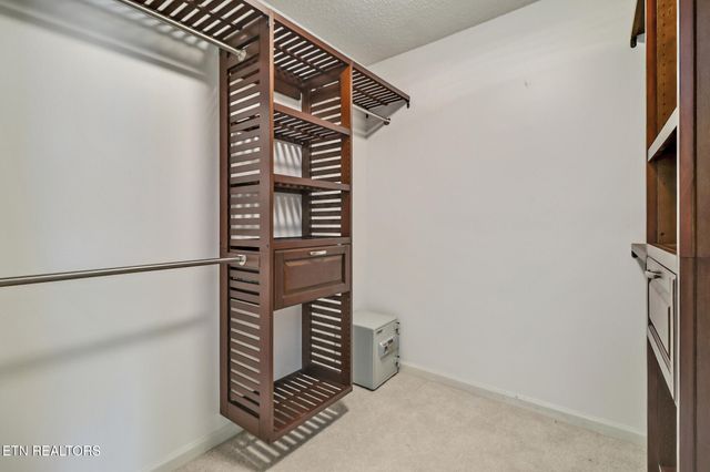 11 Kingsboro Lane, Crossville, TN 38558