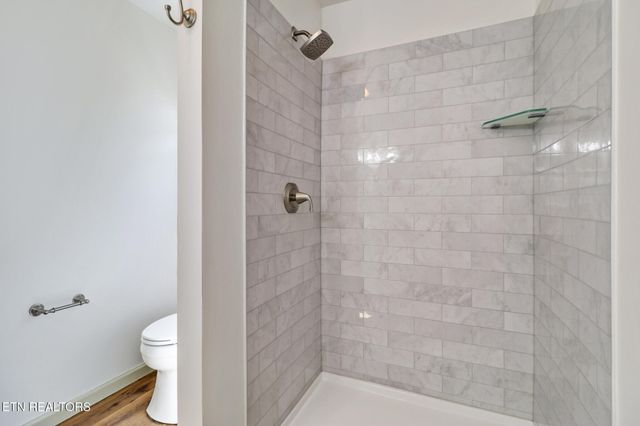 11 Kingsboro Lane, Crossville, TN 38558