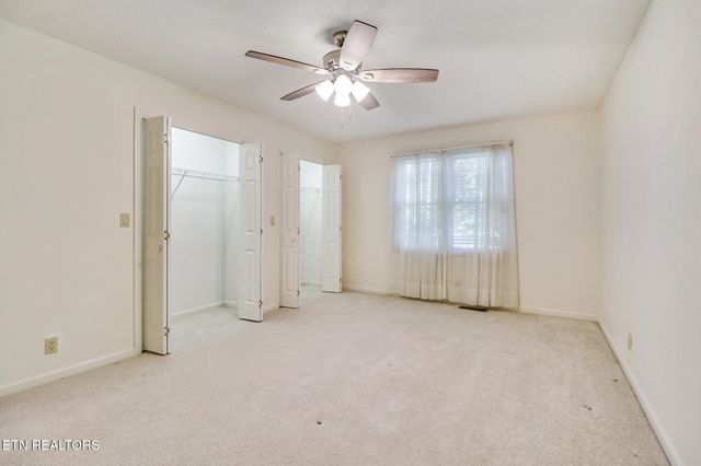 11 Kingsboro Lane, Crossville, TN 38558