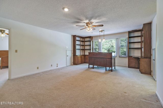 11 Kingsboro Lane, Crossville, TN 38558