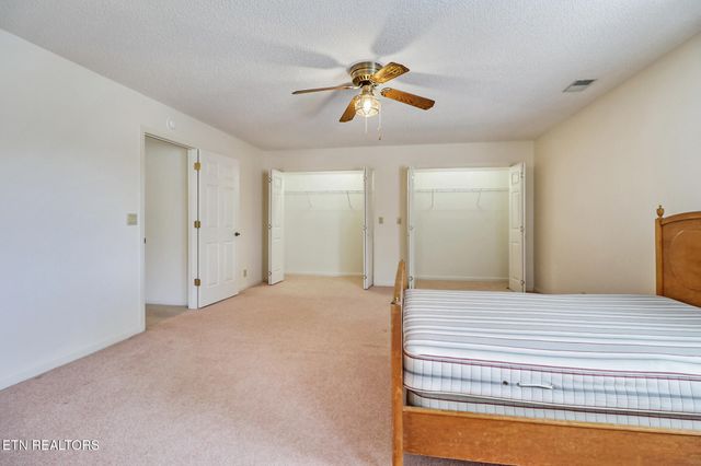 11 Kingsboro Lane, Crossville, TN 38558