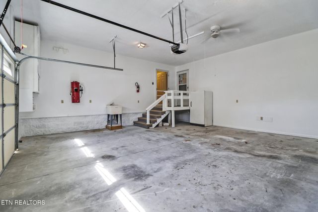 11 Kingsboro Lane, Crossville, TN 38558