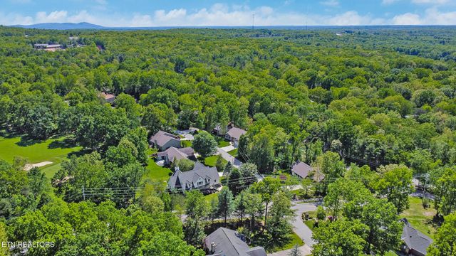 11 Kingsboro Lane, Crossville, TN 38558