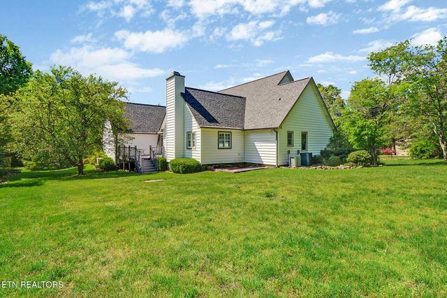 11 Kingsboro Lane, Crossville, TN 38558