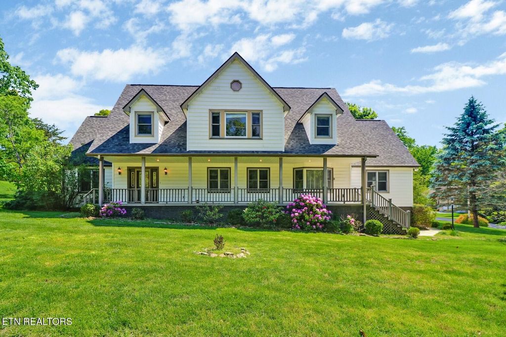 11 Kingsboro Lane, Crossville, TN 38558