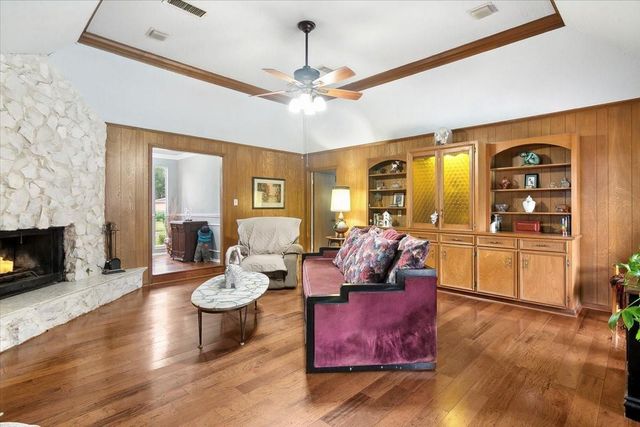 1195 Chatwood Drive, Beaumont, TX 77706