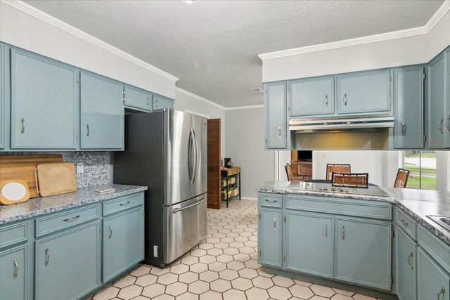 1195 Chatwood Drive, Beaumont, TX 77706