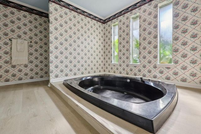 1195 Chatwood Drive, Beaumont, TX 77706