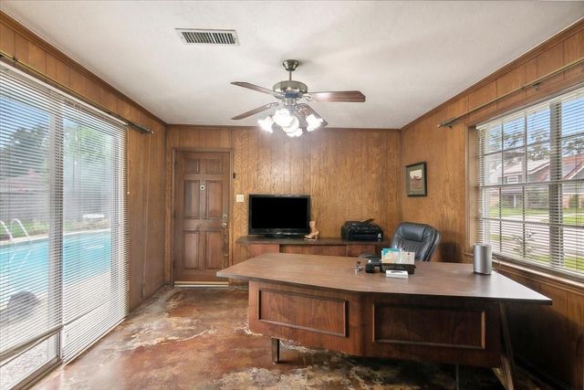 1195 Chatwood Drive, Beaumont, TX 77706