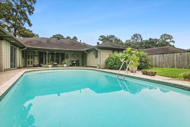 1195 Chatwood Drive, Beaumont, TX 77706