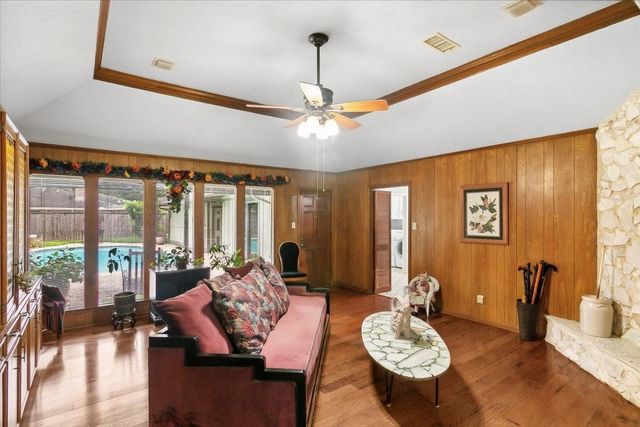 1195 Chatwood Drive, Beaumont, TX 77706