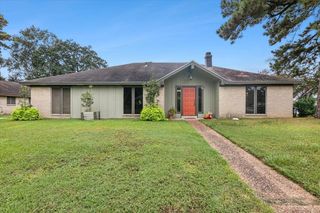 1195 Chatwood Drive, Beaumont, TX 77706