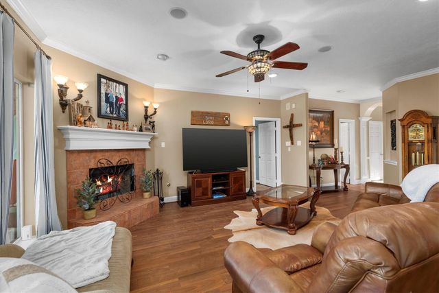 18922 Hikers Trail Drive, Humble, TX 77346