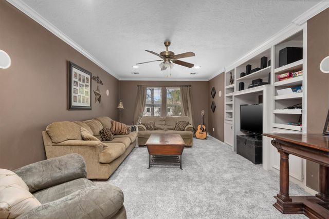 18922 Hikers Trail Drive, Humble, TX 77346