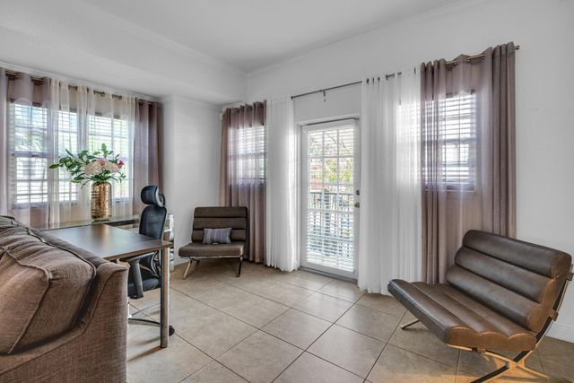 621 SW 2nd Drive 621, Pompano Beach, FL 33060