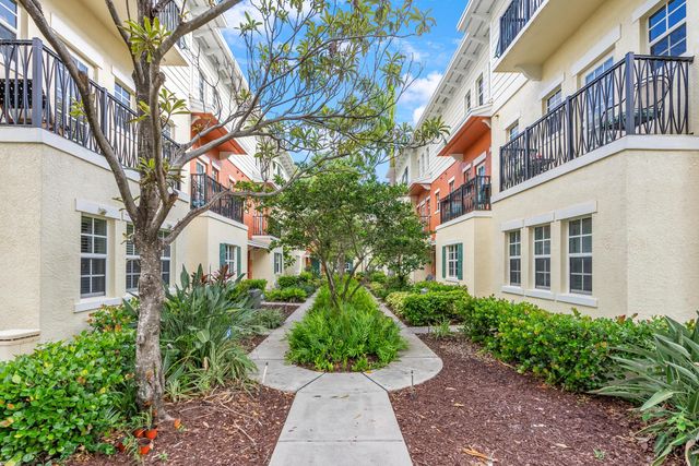 621 SW 2nd Drive 621, Pompano Beach, FL 33060