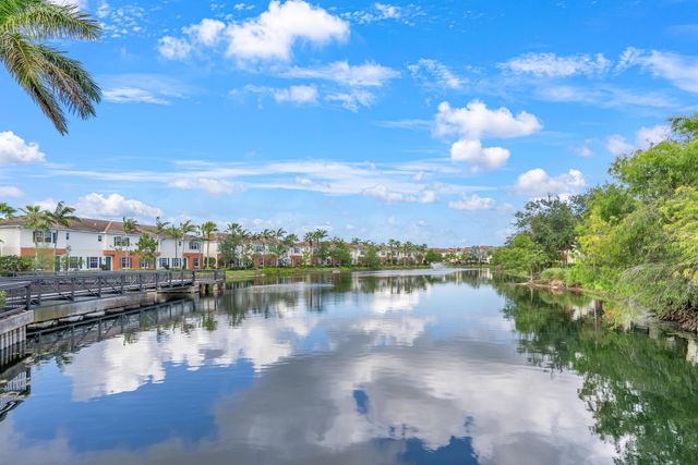 621 SW 2nd Drive 621, Pompano Beach, FL 33060